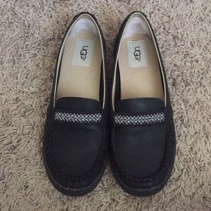 Ugg black loafers. Sz 7.5. EUC!